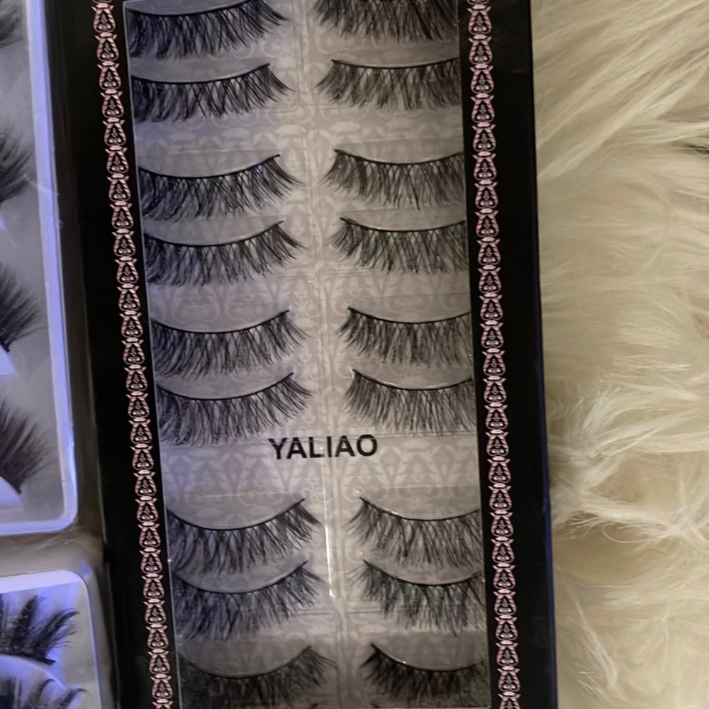 false Lashes - Picture 4 of 4